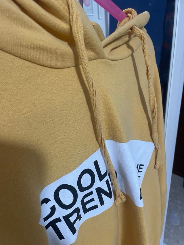 Sudadera Pull&Bear amarilla talla M