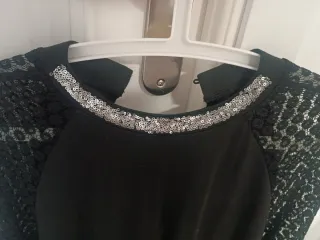 Vestido fiesta negro con pedrería
