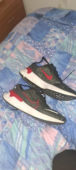 Zapatillas Nike Renew Negro/Rojo