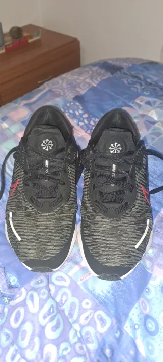 Zapatillas Nike Renew Negro/Rojo