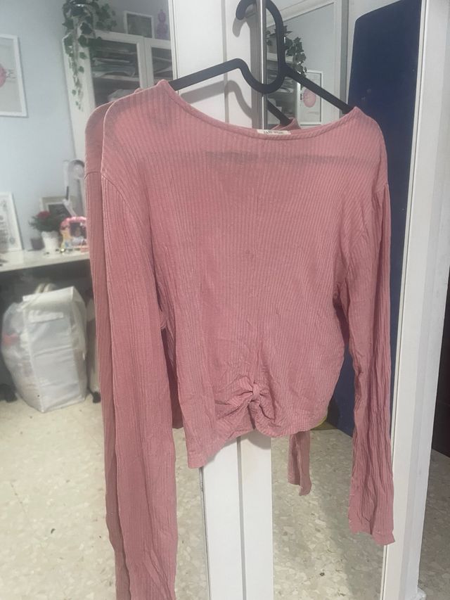 Camisa rosa manga larga con nudo
