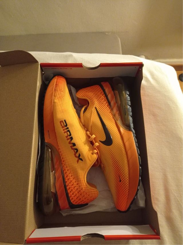 Nike Air Max Phoenix Naranja/Negro