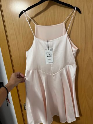 Vestido satinado rosa