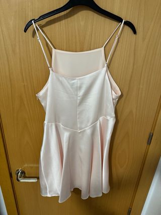 Vestido satinado rosa