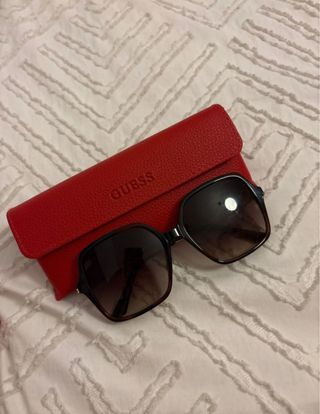 Gafas de sol Guess cuadradas