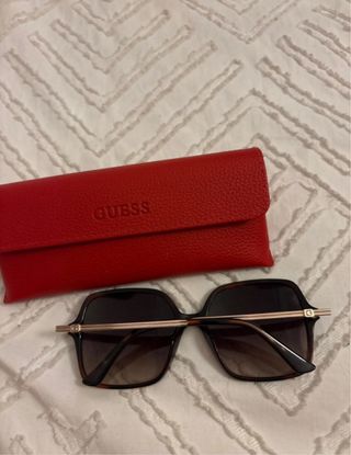 Gafas de sol Guess cuadradas
