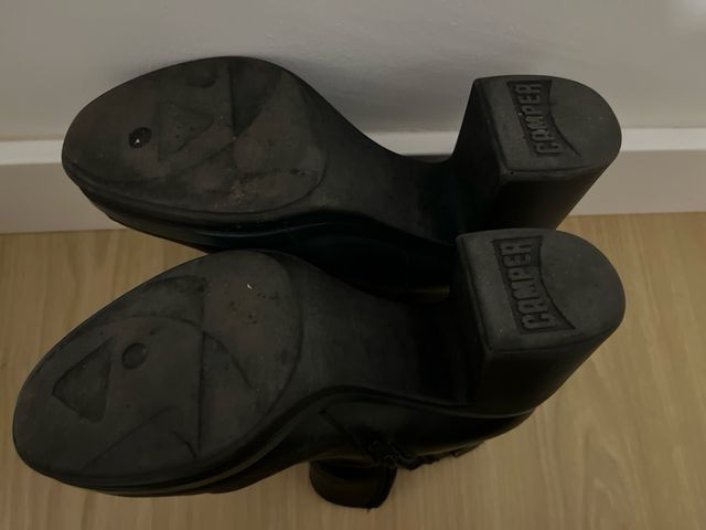 Stivaletti Camper neri con piattaforma