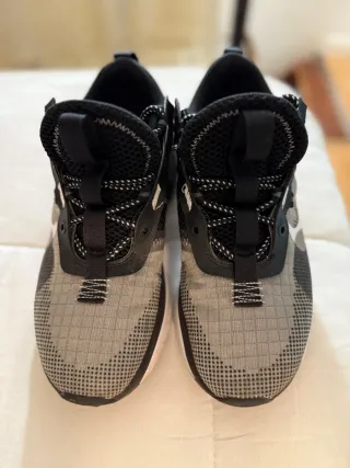 Zapatillas Nike Negras y Grises