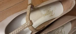 Zapatos comunión Tizzas niña beige y oro. Talla 34