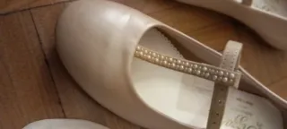 Zapatos comunión Tizzas niña beige y oro. Talla 34