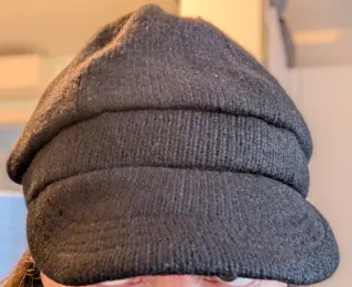 Cappello caldo nero con visiera taglia unica