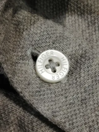 Polo Tommy Hilfiger Talla L Gris.