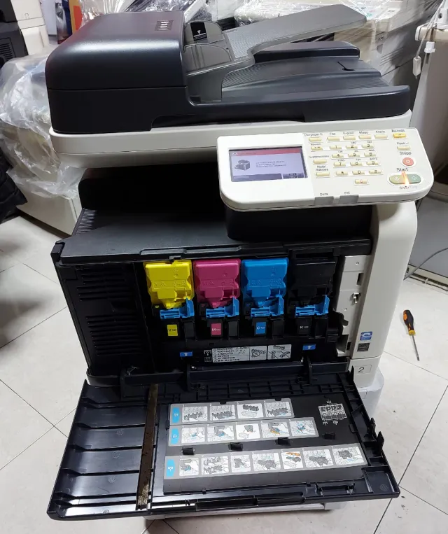 Copiadora Konica Minolta Bizhub C35