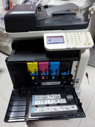 Copiadora Konica Minolta Bizhub C35