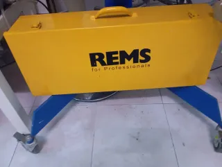 Curvadora de tubo REMS