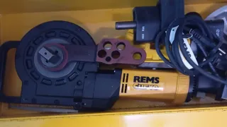 Curvadora de tubo REMS