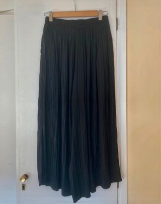 Falda Zara fluida plisada negra