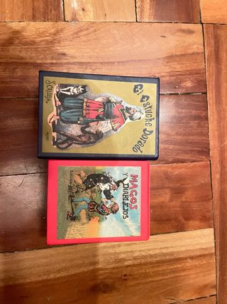 Astucci con libri per bambini