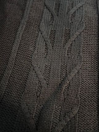 Jersey verde cuello alto trenzado