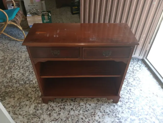 Mueble clásico de madera