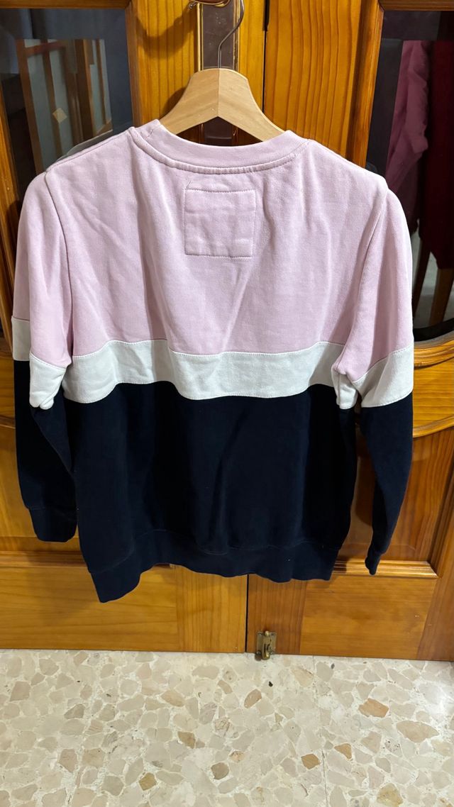 Sudadera Pull&Bear rosa, blanca y azul