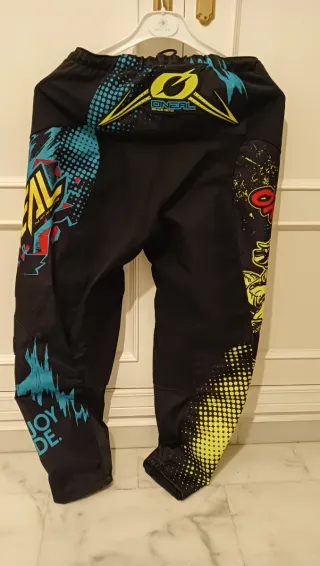 Pantalones Motocross O'Neal y camiseta.