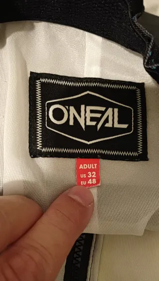 Pantalones Motocross O'Neal y camiseta.