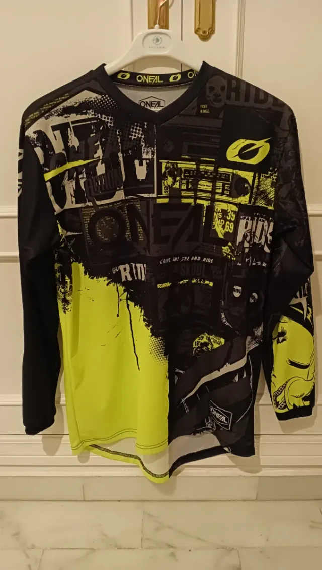 Pantalones Motocross O'Neal y camiseta.