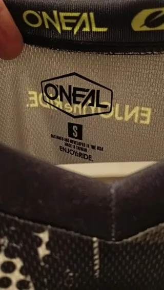 Pantalones Motocross O'Neal y camiseta.