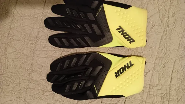 Pantalones Motocross O'Neal y camiseta.