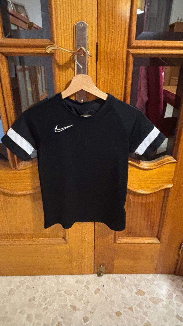 Camiseta Nike Negra Deportiva