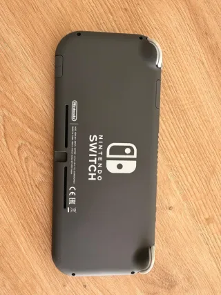 Switch Lite con custodia - Super Mario e Animal Crossing