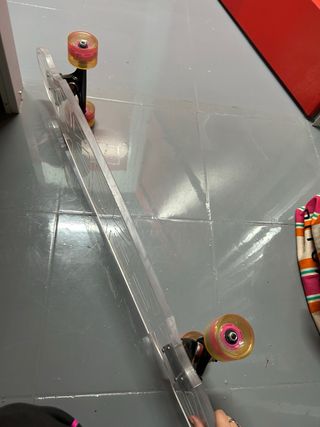 Longboard Transparente con Ruedas LED