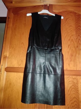 Vestido de cuero Bershka negro