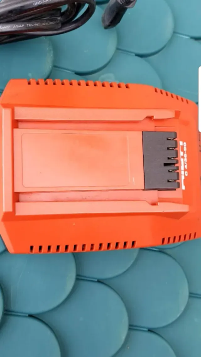 Caricabatteria Hilti Li-Ion CPC di tutti i tipi