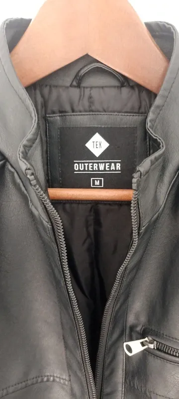 Chaqueta motera cuero sintético