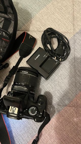 Canon EOS 1100D reflex