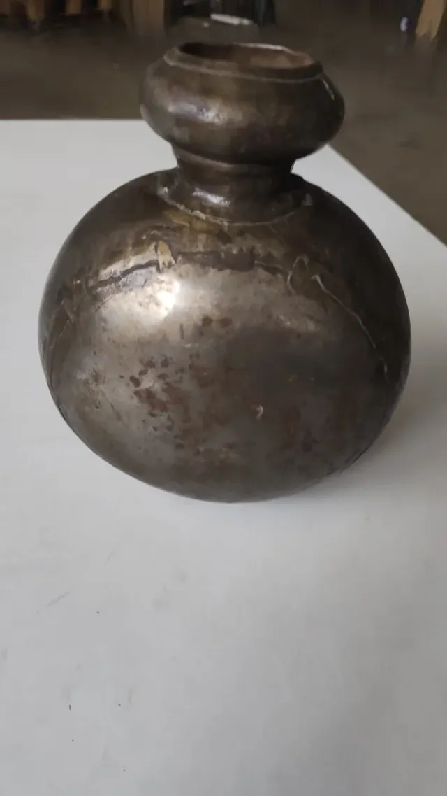 Vecchia borraccia indiana