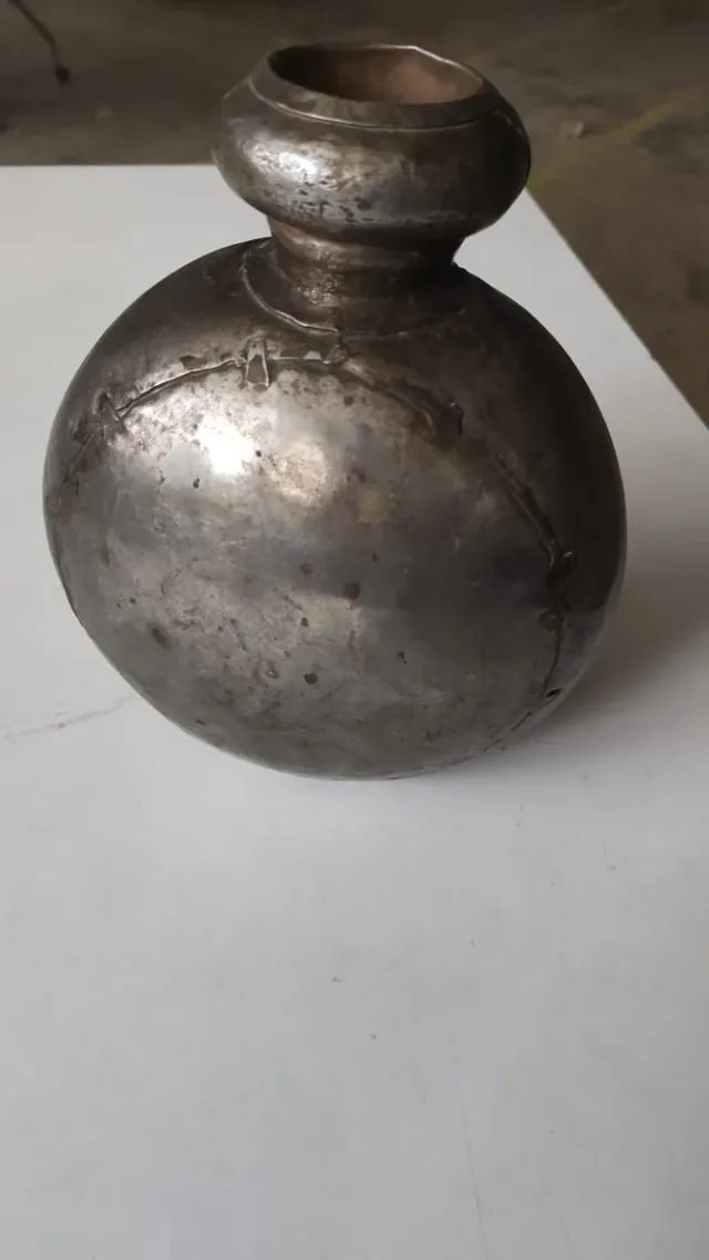 Vecchia borraccia indiana