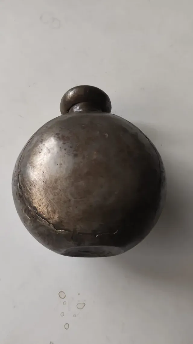 Vecchia borraccia indiana