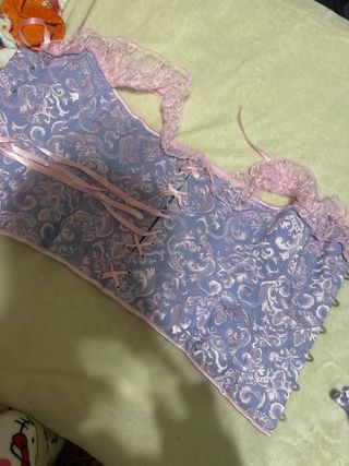 Corset Morado con Guantes y tiara