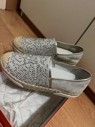 Zapatos planos Cafe Noir con pedrería