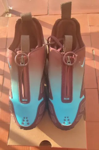 Nike Air Max SNDR "Burgundy Crush" N 37'5