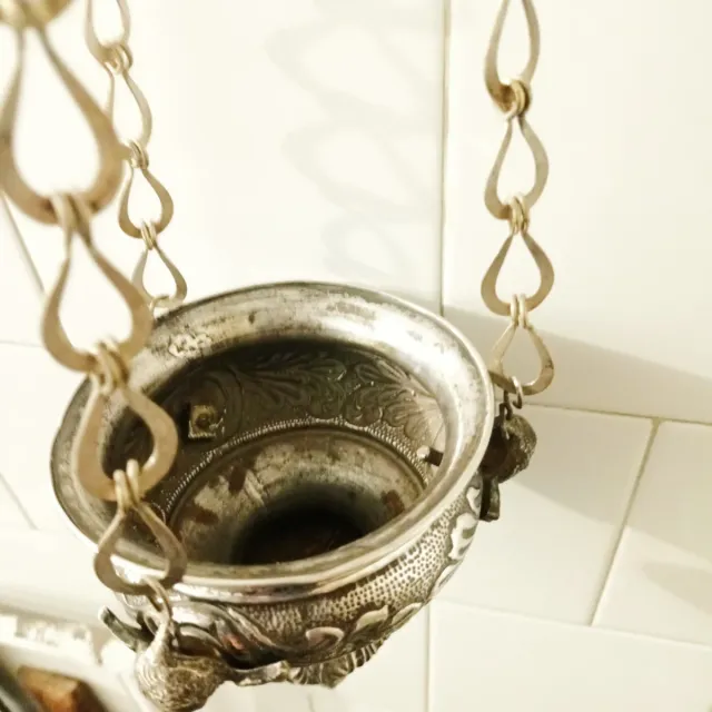 Lampara votiba antigua con ángeles