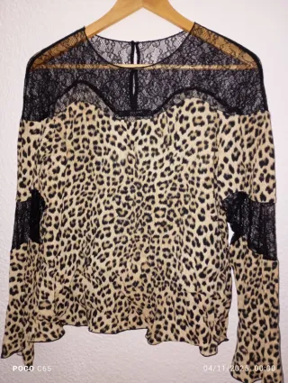 Blusa manga larga con encaje