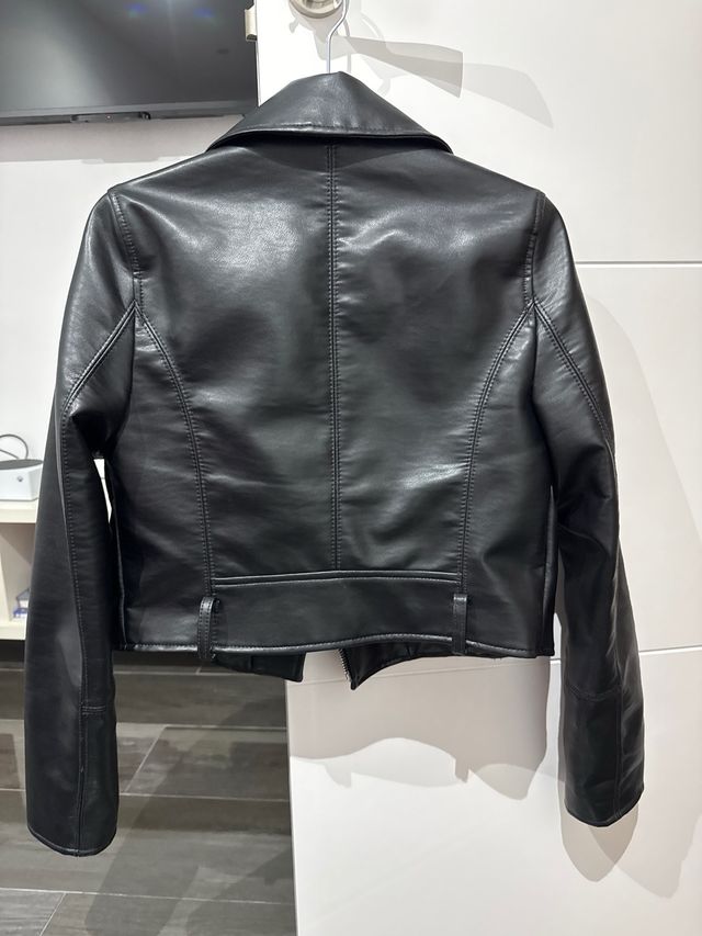 Chaqueta cuero Pull&Bear negra Talla XS