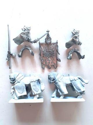 Warhammer Fantasy Bretonnia 2 Standard Bearer