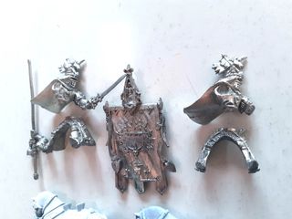 Warhammer Fantasy Bretonnia 2 Standard Bearer