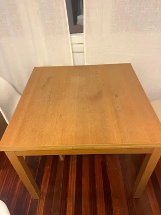 Mesa extensible de madera