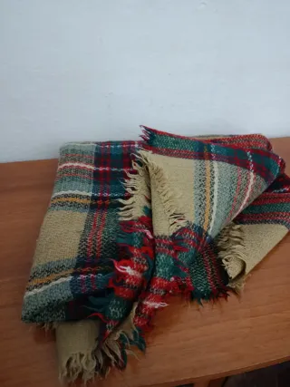 Bufanda de cuadros beige y multicolor